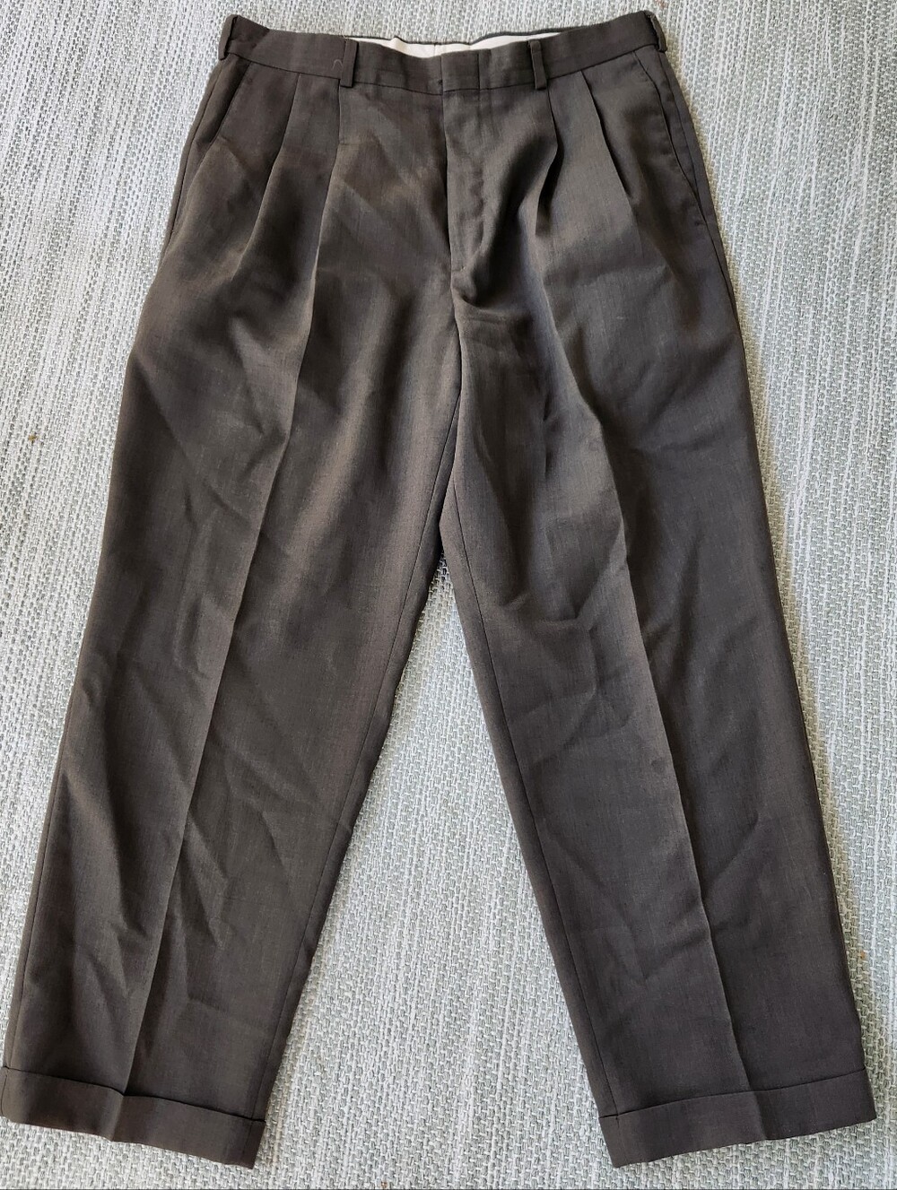 Men's  Classic Dark Brown Dress Pants Wool Blend pleated Cuffed Size 34×27.5